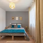 Amja Proche Clinique Saint-roch 3 3 Salles De Bain Parking Gratuit Ideal Famille Groupe Coworking 10 Min Centre 10 Min 5 Min Sortie Autoroute