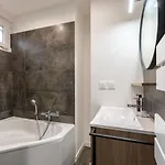 Amja Proche Clinique Saint-roch 3 3 Salles De Bain Parking Gratuit Ideal Famille Groupe Coworking 10 Min Centre 10 Min 5 Min Sortie Autoroute מונפלייה