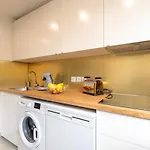 Amja Proche Clinique Saint-roch 3 3 Salles De Bain Parking Gratuit Ideal Famille Groupe Coworking 10 Min Centre 10 Min 5 Min Sortie Autoroute דירה מונפלייה